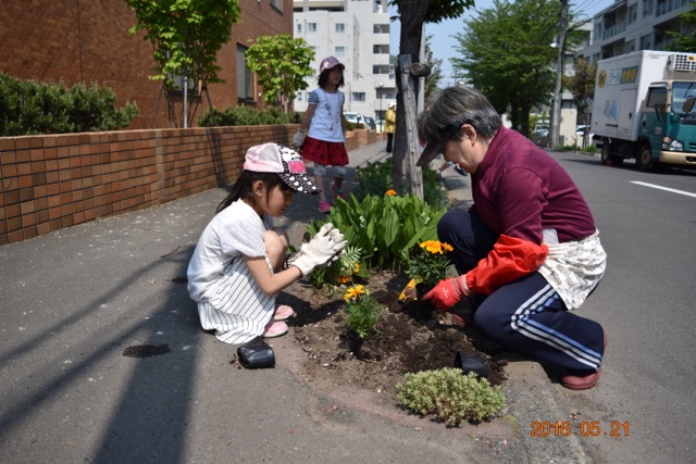 環境部「春の町内美化活動」（2016/5/21）